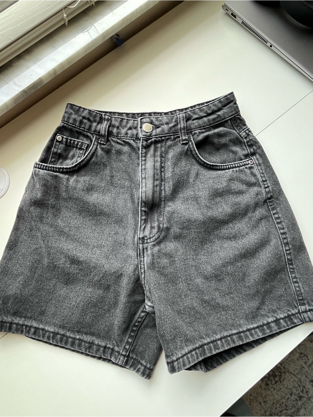 Zara Women’s High-Waist Washed Black Denim Shorts Bermuda